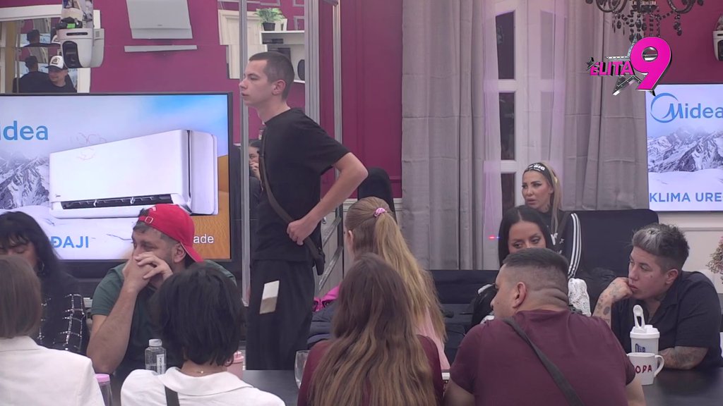 Mahala je papirima uživo na Pinku: Nerio otkrio da ga Aneli NEĆE zaustaviti u otkrivanju Sitinog pravog lica, Anđelo demolirao Ivana, on pokušao sve da svali na Miljanu (VIDEO)