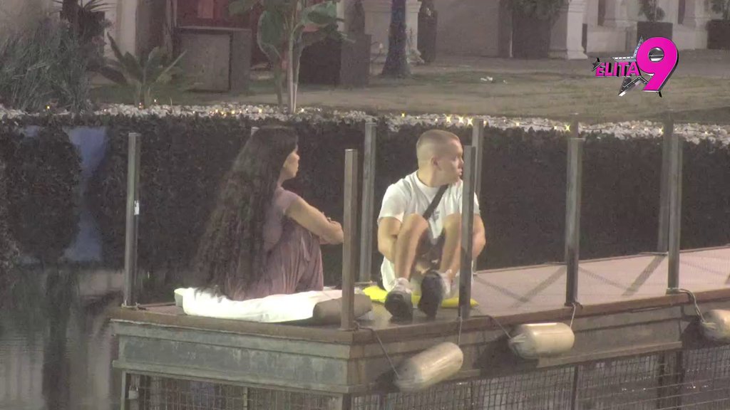 Nijedan bivši nije uspeo da dobije vizu, samo džukela! Staniji svega preko glave, otkrila na koje načine su hteli da joj sruše ime i prezime, pa oplela po Asminu! (VIDEO)
