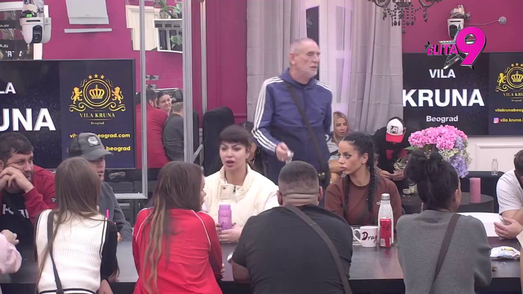 ŽELALA SI DA BUDEŠ DEO... Asmin optužio Jakšićku da ga je dodirivala po polnom organu, ona demantovala, pa ušla u raspravu sa Mikijem: TI SI KAČAVENDINA IGRAČKA! (VIDEO)