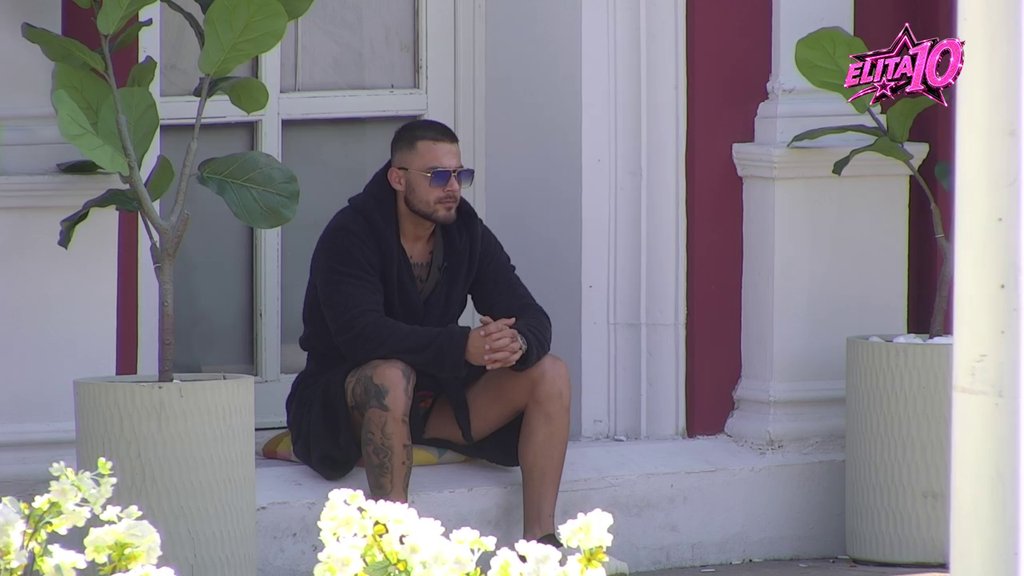 ANELI I ASMIN SA TEMUA! Dača i Slađa opleli po Marku i Sanji, njega prozvali za sve: Bio je snajka i kafe kuvarica (VIDEO)