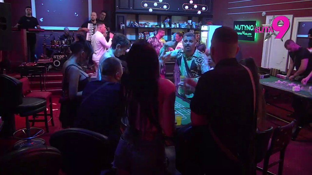 Aneli i Filip ponovo pravili skandale! On tvrdio da ga Ahmićka voli, pa se OBEZNANIO, ona urlikala zbog njegovog pijanstva! Završio u krevetu kod Dušice!