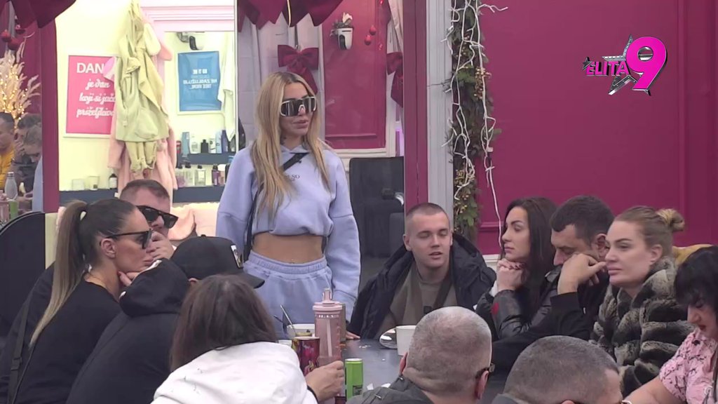 MISLI DA ĆE MU VEZA SA GLUPOM KLINKOM BITI BOLJA NEGO SA ANELI: Boginja pokazala svu svoju sujetu prema Aneli, pa je Zorica vratila na FABRIČKA PODEŠAVANJA! (VIDEO)