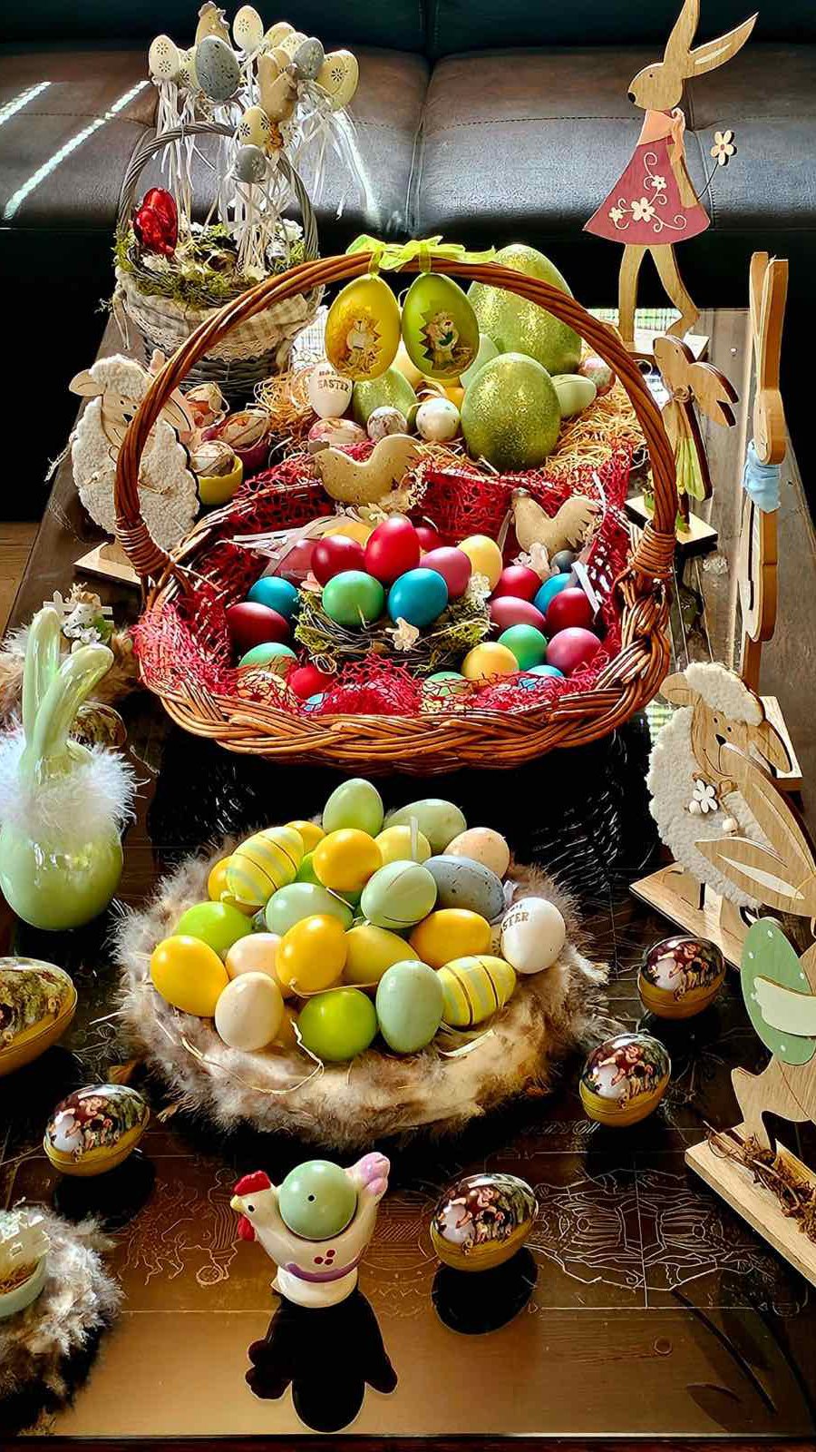 To su slike koje ne blede, sećam se farbanja jaja s majkom: Milan Milošević pokazao pravu vaskršnju bajku za Pink.rs, pa otkrio: Trpeza mora da bude bogata, ali ne... (FOTO)