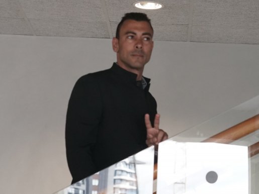 SASLUŠAN Uroš Ćertić! Mačetom posekao komšiju po licu, tužilaštvo traži pritvor za poznatog kaskadera