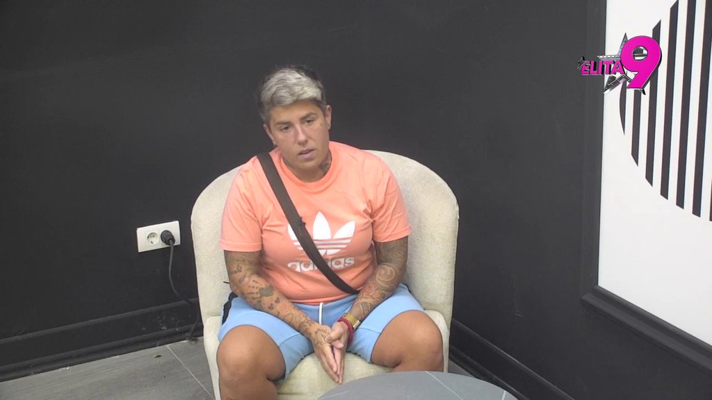 Maja se u krevetu udara kao opštinski pečat: Matora razvezala jezik o Aneli i Alibabi, predviđa da će nakon izlaska nastaviti započeto u hotelu! (VIDEO)
