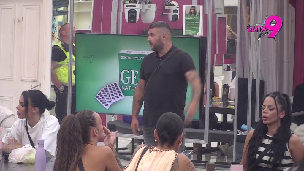 Ori se sve! Asmin shvatio da je sateran u ćošak, pa počeo da urla i preti: Kad izađem, Mustafa i ja ćemo... (VIDEO)