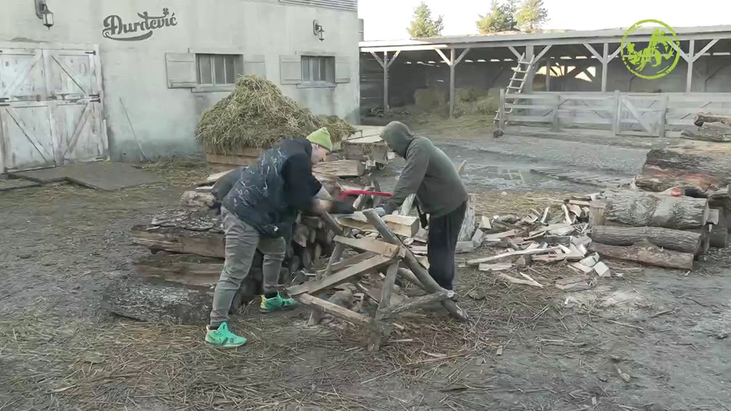 Golubović pravi savetnik: Kristijan savetuje Pecu kako da se ponaša i ukazuje mu na njegove greške! (VIDEO)