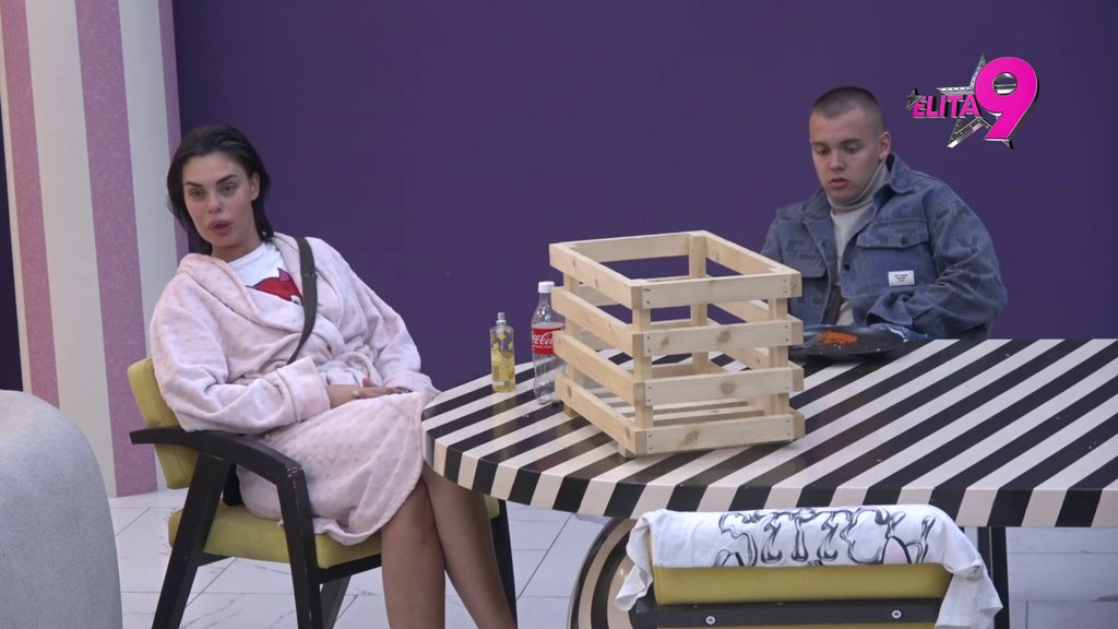 METEŽ U KUĆI ODABRANIH: Mina i Uroš rasplamsali svoj sukob, lete uvrede na sve strane! (VIDEO)