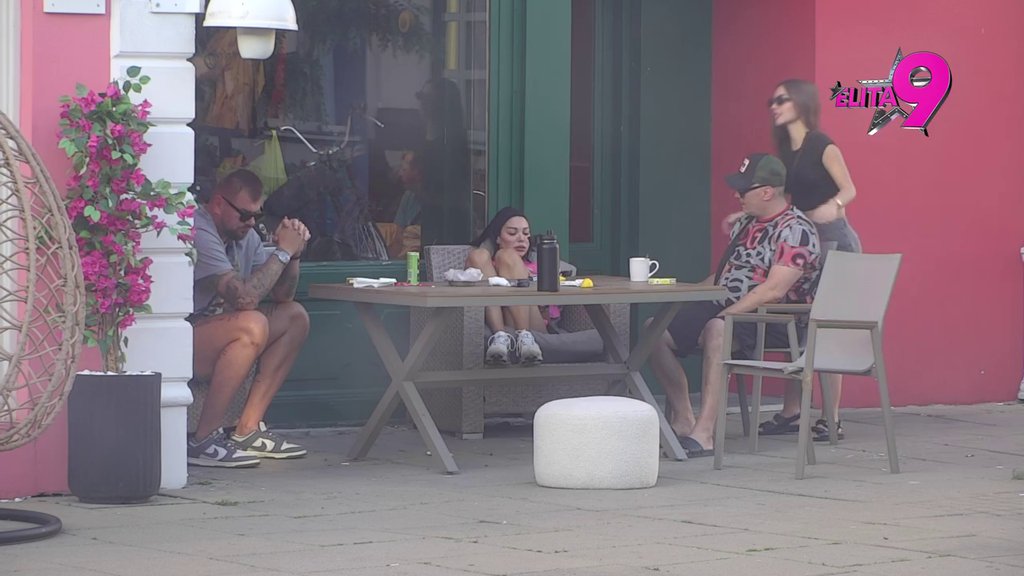 Kvaran si koliko si težak: Maji dojadilo da sluša Janjuševu foliražu, sasula mu brutalnu istinu u lice! (VIDEO)