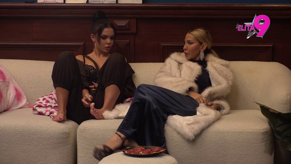 Osećam da mu nisam kao druge: Anita strahuje da će je Filip poniziti, razvezala jezik o njegovoj aferi sa Teodorom! (VIDEO)