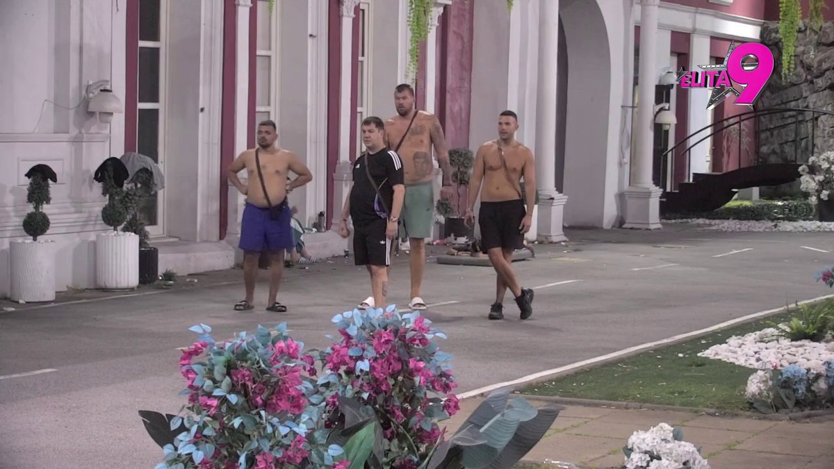 Ovakvu zabavu niko nije očekivao: Njih četvoro smislili zabavu koja je postala atrakcija, napravili kuglanu od imanja! (VIDEO)