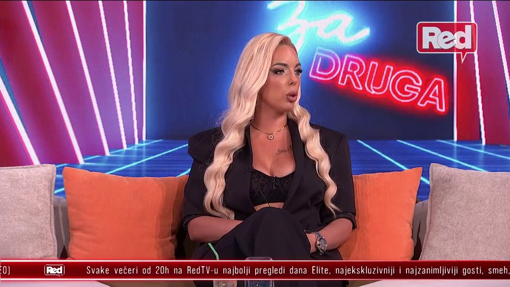 Isfrustrirana babuskara, nek vrati konju glavu: Lejdi Di razvezala jezik i brutalnim prozivkama unakazila Milenu Kačavendu, bukti rat! (VIDEO)