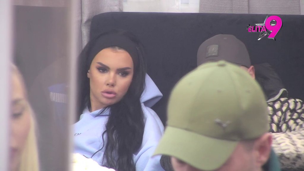 Sama si uvukla priču ovde i navukla dečka: Kačavenda urnisala prozivkama Anitu zbog navodne afere s Reljom! (VIDEO)