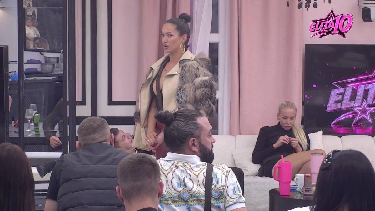 Iskompleksirao se zbog lobiranja i komentara! Laura u paketu srozala Sanju i Marka, nju isprozivala kao nikad: Na uzrastu je vrtića, da valja narasla bi! (VIDEO)
