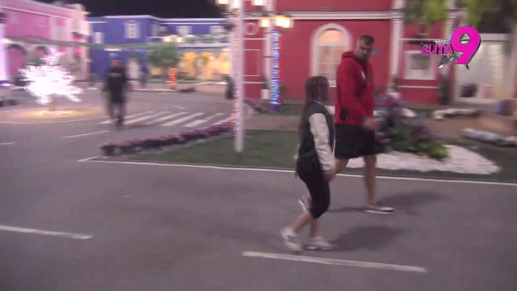Doživela pomračenje: Sara urla iz petnih žila na Murata, Ivan doliva ulje na vatru (VIDEO)