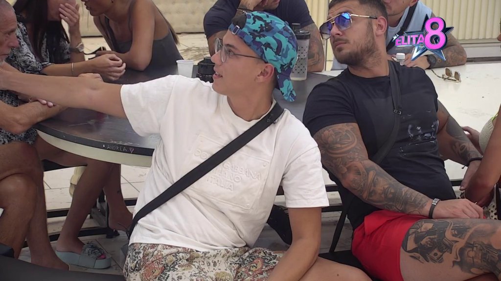 Menjala sam mu čarape da bi lepo izgledao pored mene: Ena nastavlja da niže poniženja na Pejin račun, on ostao zgrožen! (VIDEO)