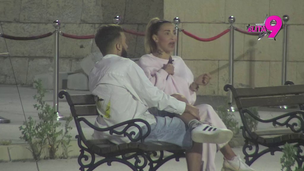 Kako će je čuvati kada bude zvala Filipa Cara sa skrivenih brojeva?! Aneli umalo zaplakala zbog propalog odnosa sa Đukićem, pa nablatila Asmina i Maju (VIDEO)