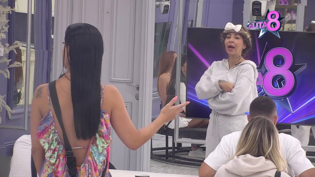 Haos za crnim stolom! Aneli otkrila da je Alibaba NE INTRESUJE,  Aleksandra je RASKRINKALA, Ahmićeva podivljala i zaurlala: Šest meseci vređanja slavite se*som, NIMF*MANI (VIDEO)