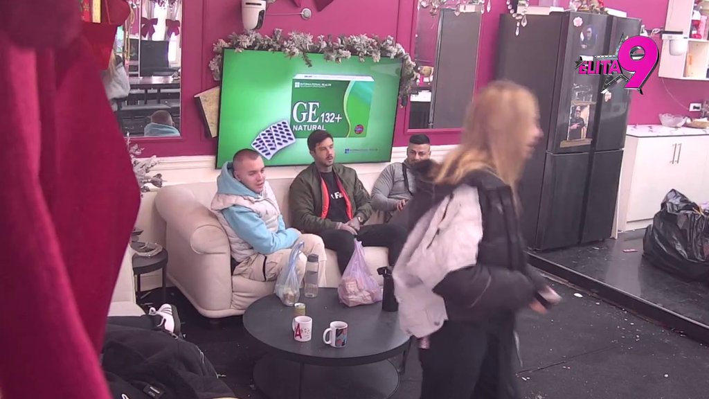 NOVI HAOS U BELOJ KUĆI! Aneli se posvađala sa Dačom, a onda Asmin nadrljao! Prišao joj, ona ga ODUVALA! (VIDEO)