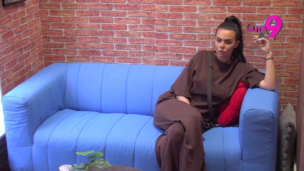 Mesec dana su živeli zajedno, ne sprdajte me: Anita misli da Aneli preko njene trudnoće pravi žrtvu od sebe! (VIDEO)