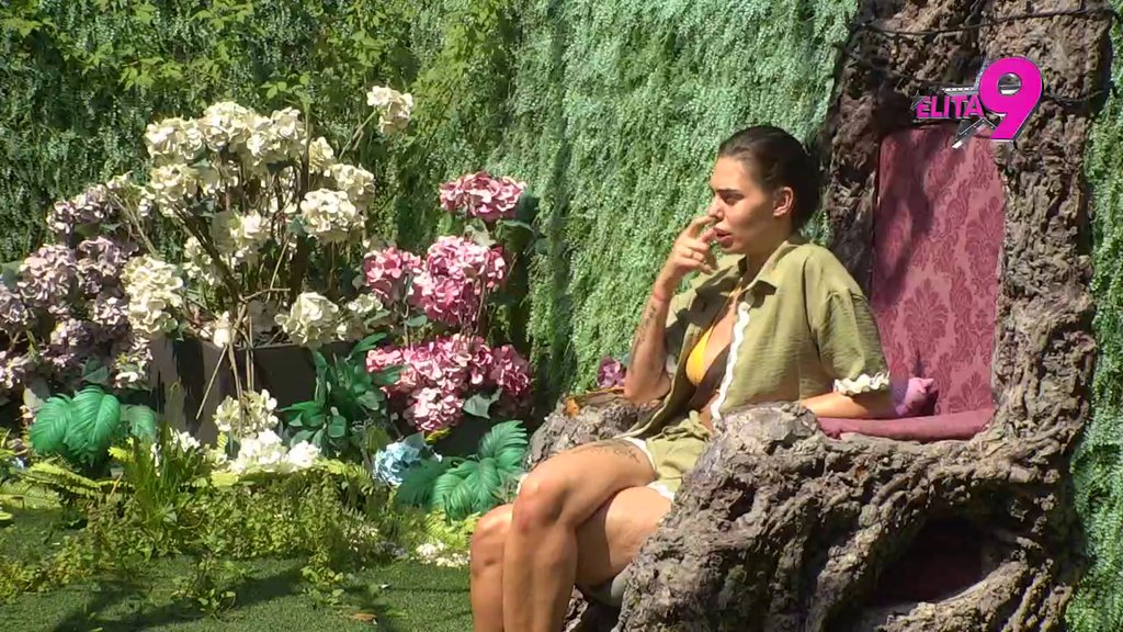 Pandorina kutija otvorena: Mina Vrbaški raskrinkala takmičare do srži, ovim tajnama drži mnoge u šaci! (VIDEO)