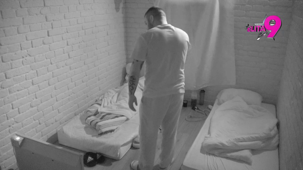 E sad neću: Alibaba se poigrao s Aneli i pokušao da joj uleti u krevet, ona donela odluku da preseče svaki kontakt! (VIDEO)