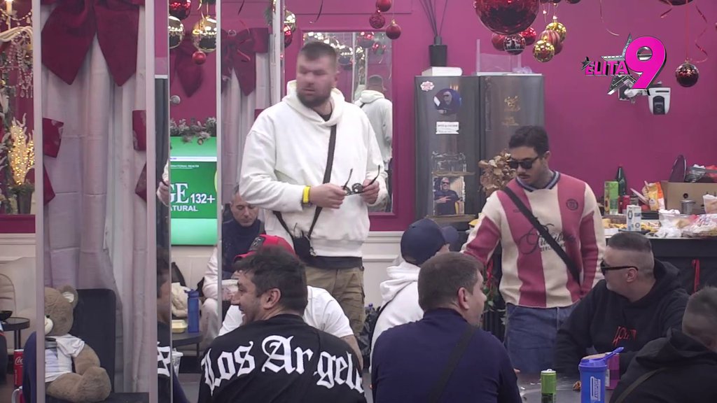 NIKAD JAČA VREĐALICA: Bora Santana unakazio Vanju, pa odjavio Anastasiju jer se ugojila 25 kilograma: Ne blejim sa medvedima i bundevama! (VIDEO)