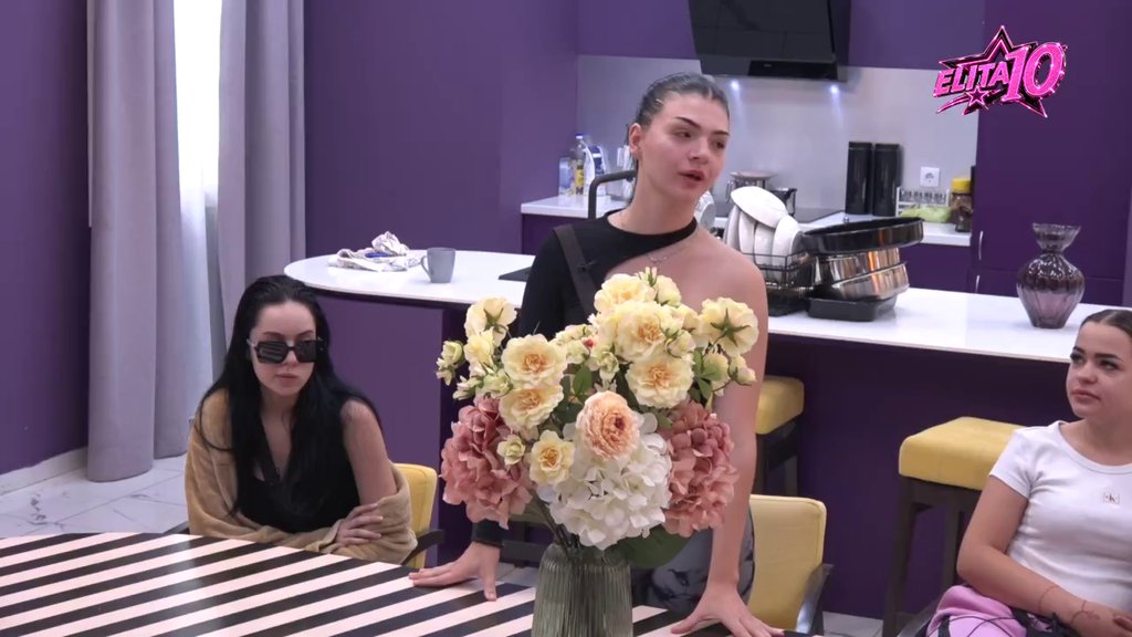 Ima oči psihopate, plašim ga se! Milica gotičarka priznala da ovog učesnika ne sme da pogleda, na Nominacijama otvorila dušu (VIDEO)