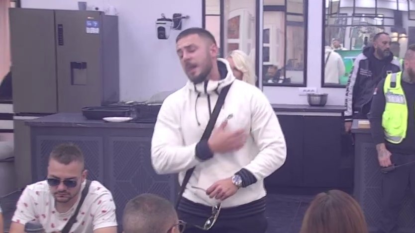 Trese se sve! Poršelina iznela šok tvrdnje: Zvala si me na splav sa osam muškaraca! Miljana i Marko ratuju do istrebljenja (VIDEO)