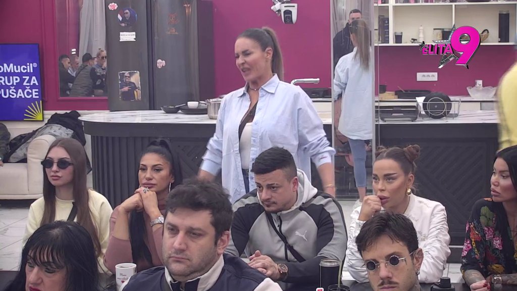 TI SI PI*KOPAĆENIK, A GOVORIŠ DA NE VOLIŠ STARIJE ŽENE! Kačavenda oplela po Anđelu zbog ekplicitnih poruka koje joj je slao, on joj obrusio: POKUŠAVAŠ DA SE OPRAVDAŠ! (VIDEO)