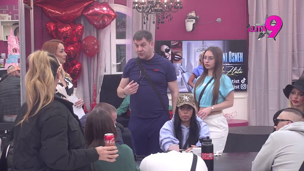 Treba da ti se oduzme dete jer nisi podobna majka: Ivan udario Aneli na majčinstvo na Norin rođendan, haos u Eliti! (VIDEO)