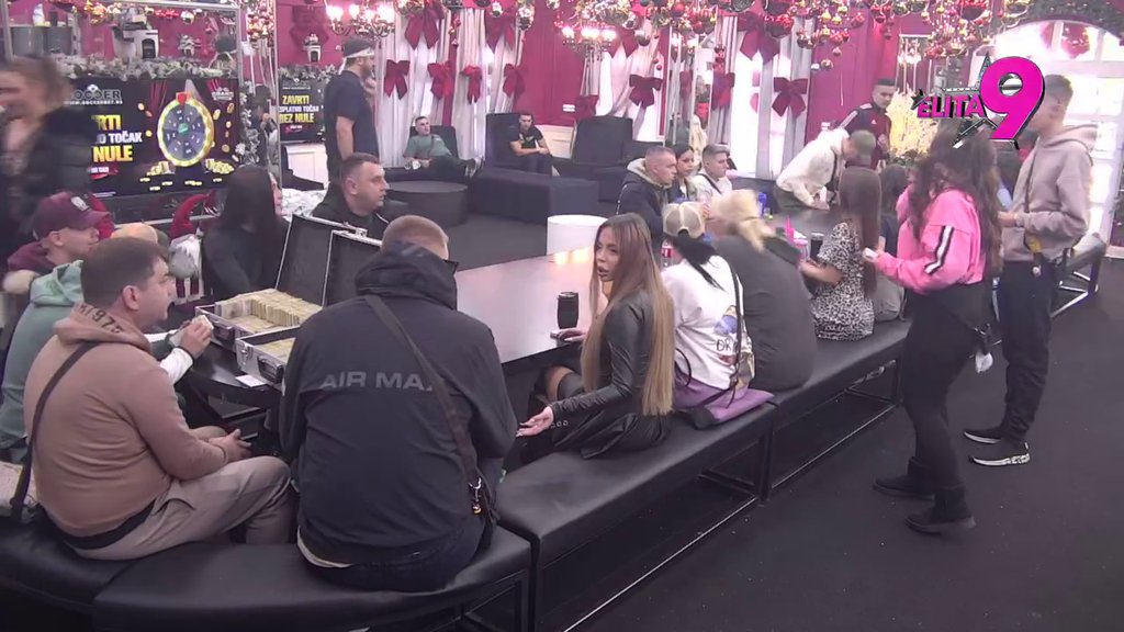 TRK NA PINK! Aneli Ahmić počinje svoju PODELU BUDŽETA, biće žestoko!