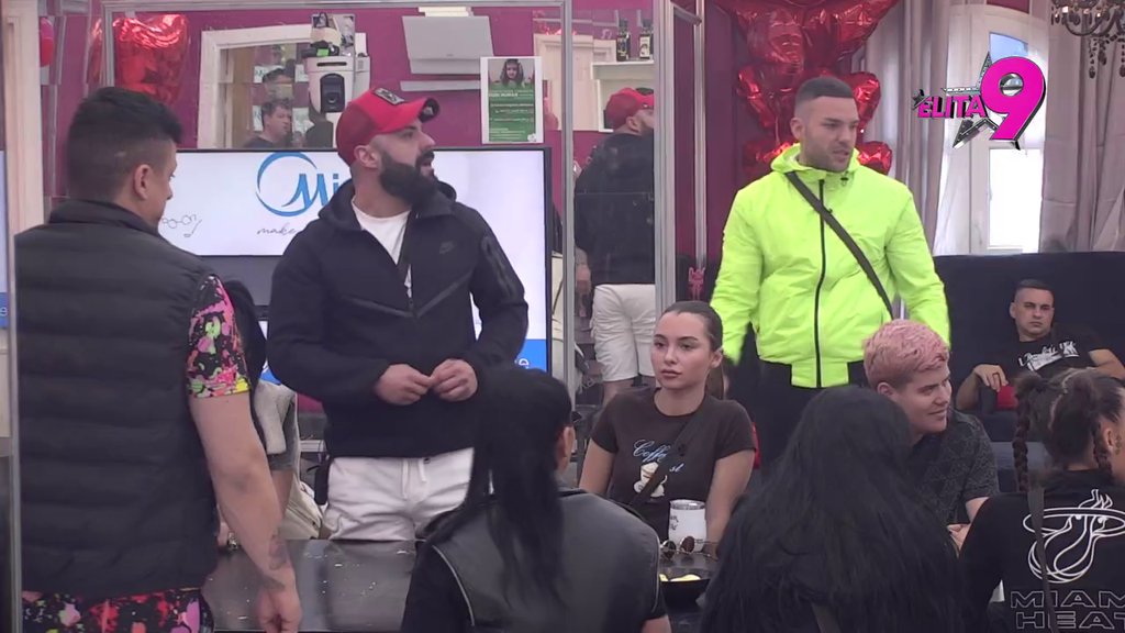 Ne dao Bog da vas Luka brani! Vujović otkrio sve Anitine slabe tačke, podsetio sve učesnike šta se pričalo o njenim FETIŠIMA U S*KSU! (VIDEO)