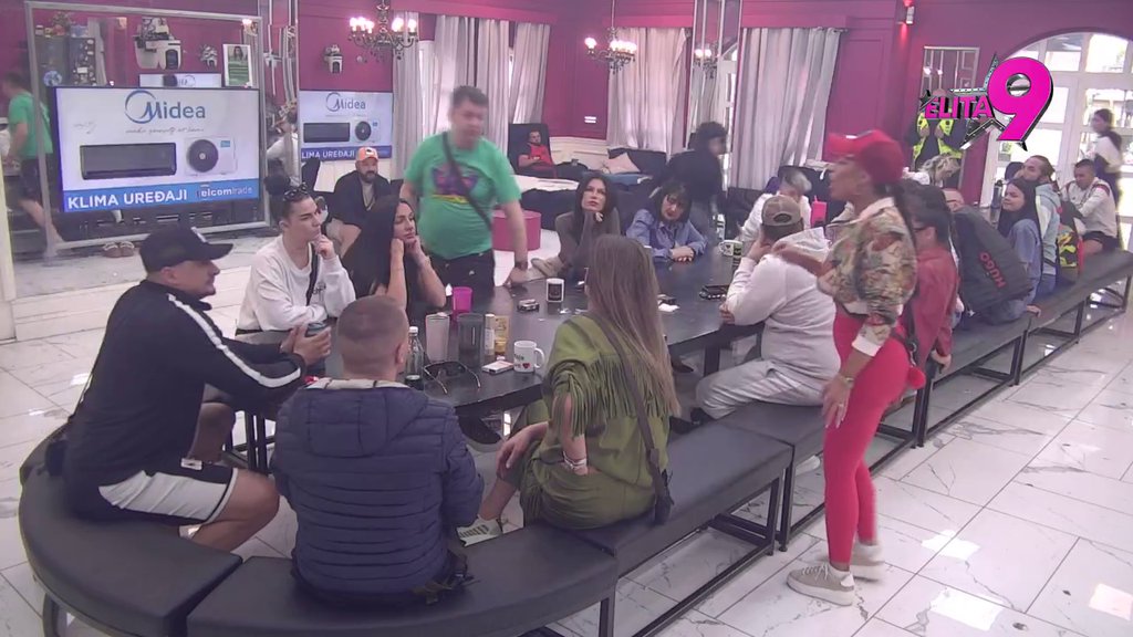 Obio joj se svaki dinar o glavu: Takmičari urnisali Sofiju, pa raščivijali aferu "Lančić" (VIDEO)