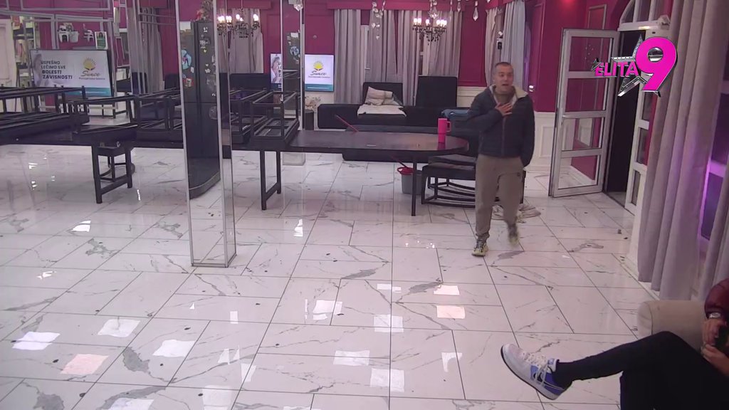 Dačo i Anđelo ne kriju ne trpeljivost jedno prema drugom, pa udaraju jedno drugo na komplekse: Nećeš nikada ići tamo gde sam ja bio! (VIDEO)