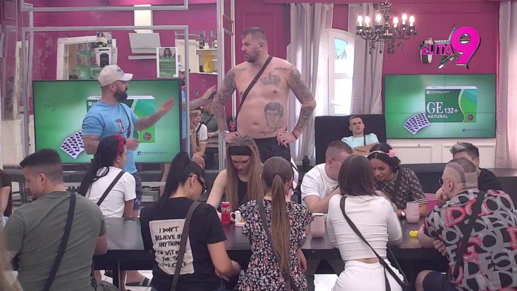 Kipti od besa: Janjuš ne može da ubedi učesnike da mu je lepo s Vanjom, Maja ga demolirala: Klasično teranje inata... (VIDEO)