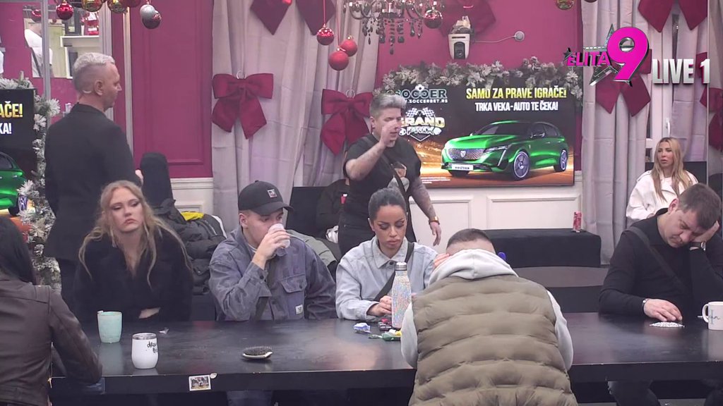 Ne prestaju da rešetaju! Luka izneo sav PRALJ VEŠ iz Anelinog života, Asmin doliva ulje na vatru: Znam da si u hotelu... (VIDEO)