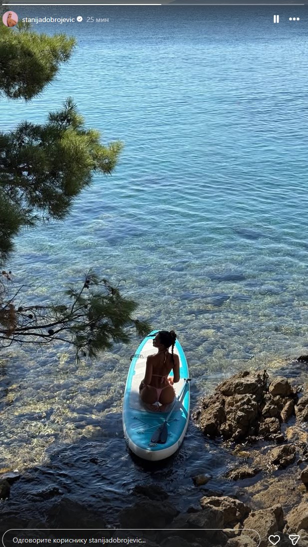 Kao morska sirena! Stanija napustila Srbiju, skinula se u mini bikini, pa zapalila mreže (FOTO)