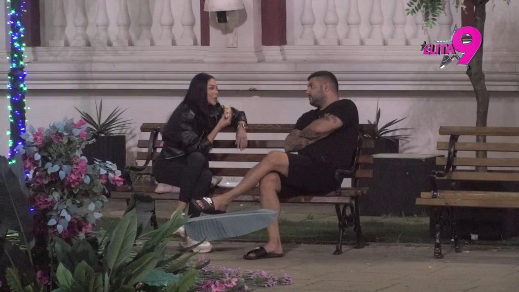 Jedva dočekala da mu sve ispriča: Maja ne staje u komentarisanju Stanije, Asmin ne sme da se suprotstavi njenim rečima (VIDEO)