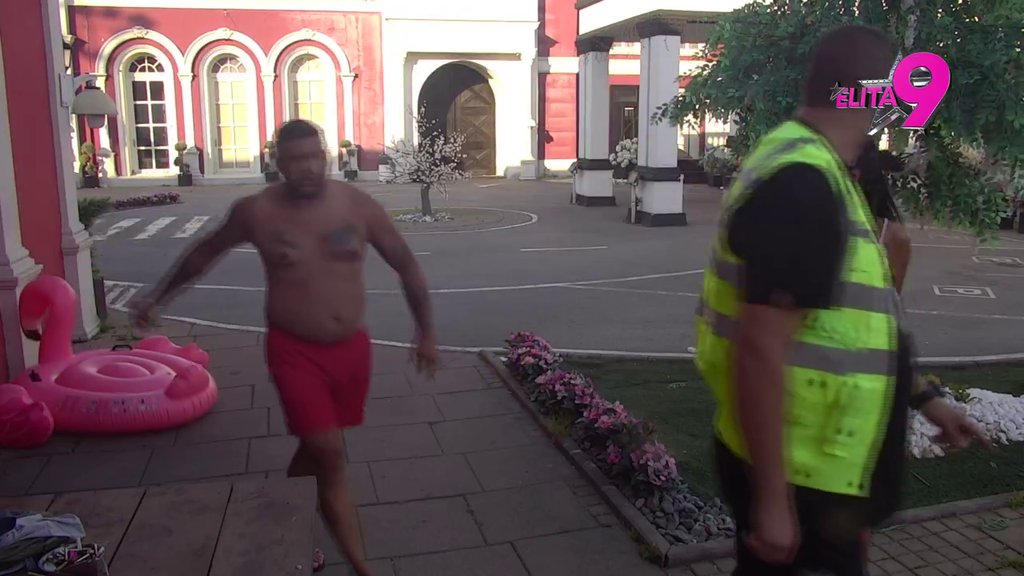 Klasično demonstriranje sile: Maja i Asmin terorišu Uroša, istripovali da celo imanje pripada njima! (VIDEO)