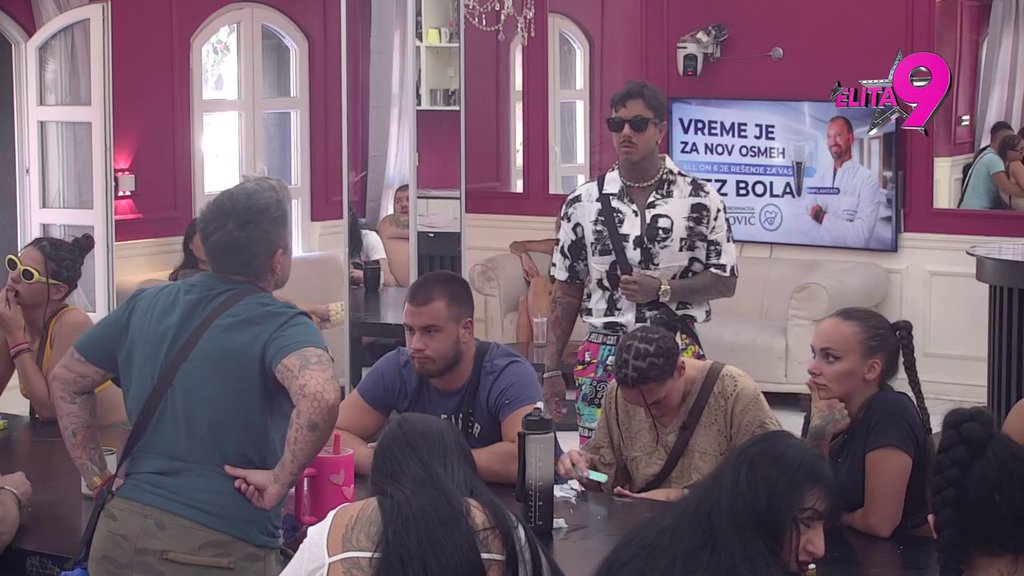 Filip se opet zapetljao kao pile u kučine! Ne zna kome veruje Aneli ili Asminu, ne bi da uvredi Ahmićku, ali ni da okrene leđa Durdžiću! (VIDEO)