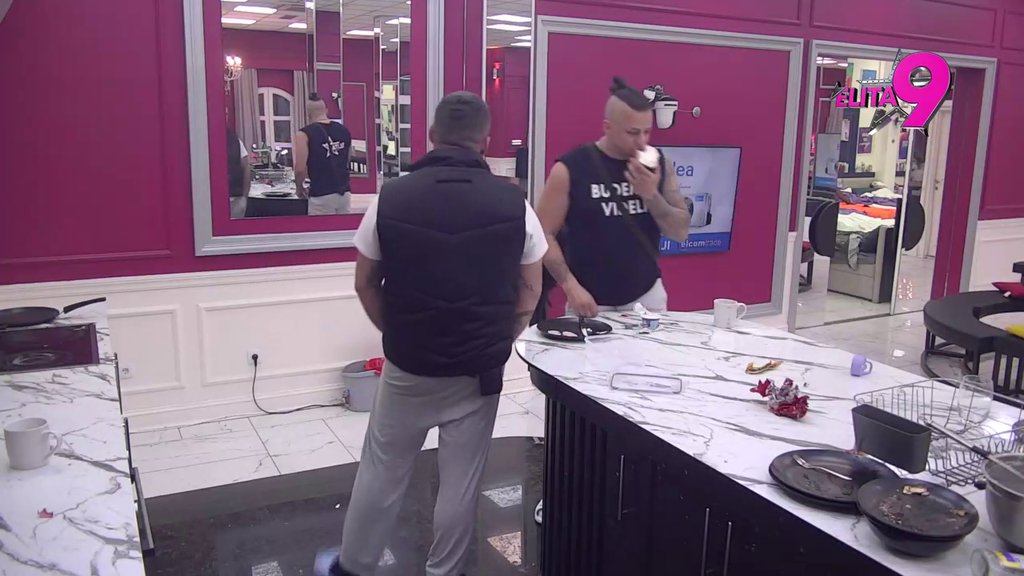 Traži slamku spasa: Asmin umislio da mu prijatelji nameštaju igranku, od Terze dobio zlatne savete (VIDEO)