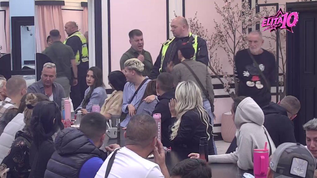 Klekla da dokaže odanost! Jasenka nastavlja da ŠOKIRA, Ivan je urnisao: Ti si bolesnica, NAKAZO (VIDEO)