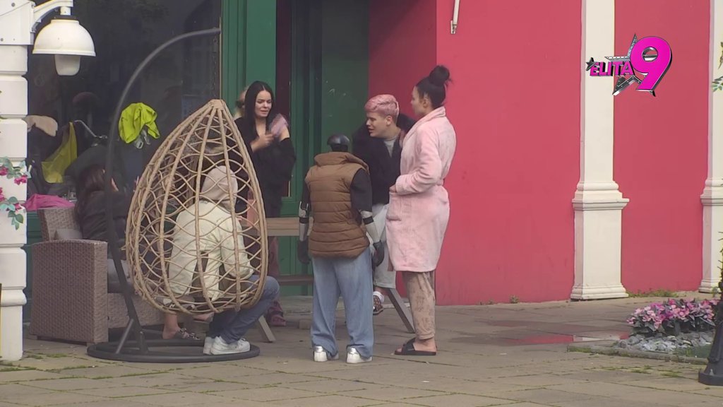 Ona je takva i napolju! Maja saznala za s*ks Filipa i Jovane pevačice, odmah je PONIZILA! (VIDEO)