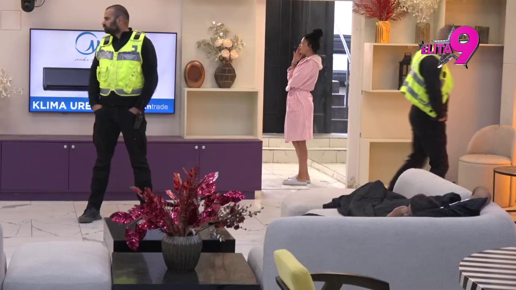 Svađa trese Odabrane! Maja doletela za Asminom, u sve se umešala i Aneli: Izlazi da te ne bih za uši izvukla, PROBLEM VAM JE ŠTO STANIJA OSTAJE! (VIDEO)