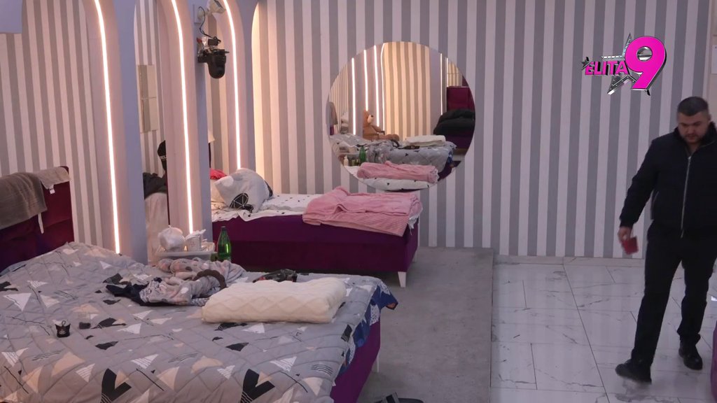 Odao se previše: Asmin ponovo pokazao slabost na Aneli, pa kad je shvatio brže-bolje promenio ploču (VIDEO)