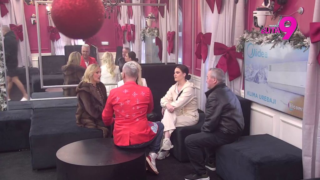 DALI JOJ SAVET: Sandra je čekala njihov sud mesecima unazad, a evo šta joj je majka rekla (VIDEO)