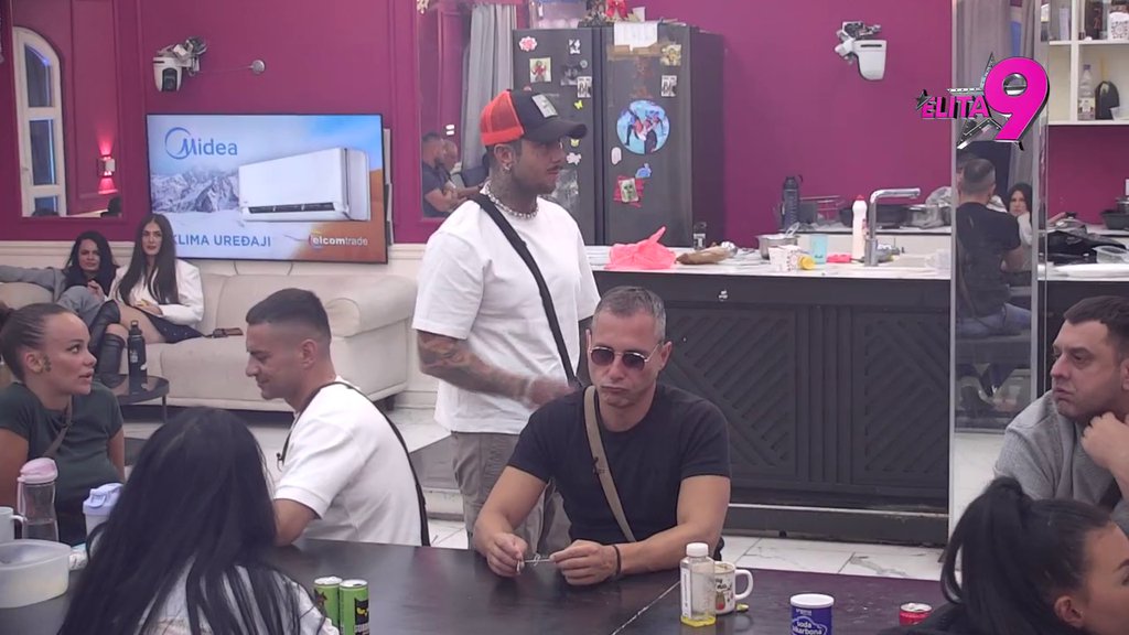 Na sve moguće načine pokušava da se opere: Teodora poriče da gleda Đukića, Dača otkrio da Aneli sa njim glumi Maju Marinković (VIDEO)