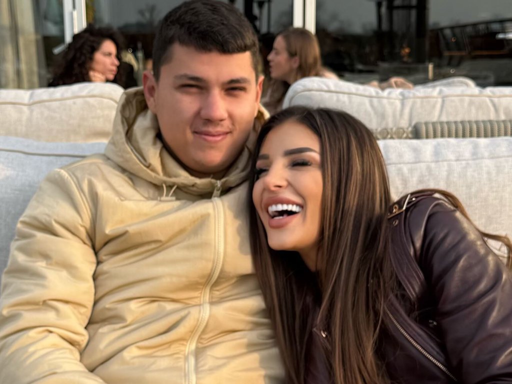 Ove fotografije bi razorile Mikija Dudića?! Javno blati vezu svog polubrata i Ene Čolić, ali kad bi ovo video, POZELENEO BI OD MUKE (FOTO)