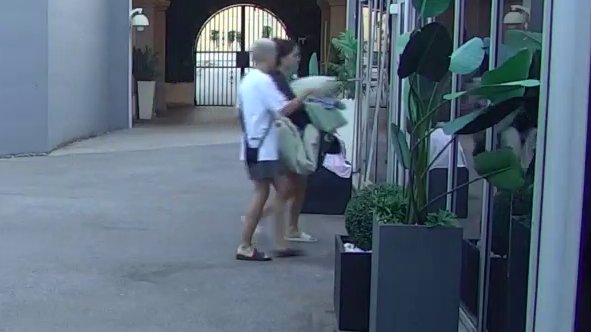 Urošu prekipelo: Shvatio da mu je dosta Gastozovih poniženja, pa od Anđele hitno zatražio pomoć! (VIDEO)